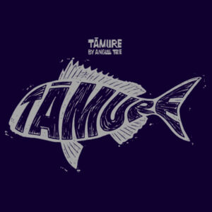 Tāmure Lino Cut – Men’s Hoodie Dark Design
